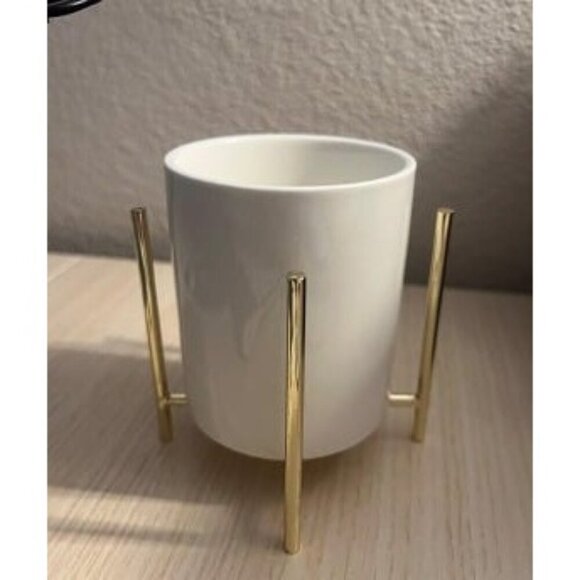 New Gold pencil cup Sturdy metal frame with white ceramic pen holder For desks - Picture 1 of 1